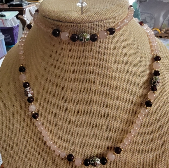VINTAGE 1970"S GARNET/ROSE QUARTZ/CLOISONNE & GOLDTONE BEADED NECKLACE - Picture 8 of 8